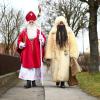 In der Vorweihnachtszeit ziehen der Nikolaus und Knecht Ruprecht gemeinsam durch die Straßen und besuchen die Kinder.