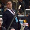 An Eishockey-Bundestrainer Pat Cortina will DEB-Präsident Uwe Harnos aber festhalten. 
