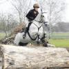 Beste Bedingungen fanden die Reiter und Pferde bei den 14 verschiedenen Prüfungen auf dem Gelände der Hagenmühle in Mertingen vor. Unser Foto zeigt Caroline Simon auf Bontiha beim Geländeritt.  