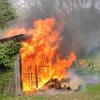 In Nattenhausen ist am Freitagnachmittag ein Holzschuppen in Brand geraten.