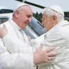 Papst Franziskus hat am Samstag seinen Vorgänger Benedikt XVI. besucht.