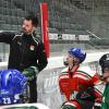 Taktische Anweisungen von Trainer Roman Klicznik: Beim AEV spielten am Wochenende zahlreiche Talente vor, um einen Platz in der DNL-Mannschaft zu bekommen. 
