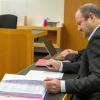 Markus Bayerbach am Freitag auf der Anklagebank im Augsburger Amtsgericht. Bayerbach wurde am Ende vom Vorwurf der falschen Verdächtigung freigesprochen. 