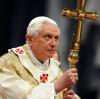 Papst Benedikt XVI. im Jahr 2010: Damals erfuhr die Öffentlichkeit durch immer neue Berichte, dass es innerhalb der katholischen Kirche zahlreiche Missbrauchsfälle gegeben hat.