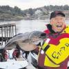 Beim Fischen auf der norwegischen Insel Hitra fing Philipp Miller aus Binswangen diesen 25 Pfund schweren Seelachs. 