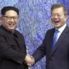 Nordkoreas Machthaber Kim Jong Un (links) und Südkoreas Präsident Moon Jae-in wollen die Kommunikation wieder aufnehmen.