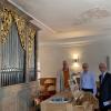 Die Orgel der evangelischen Pfarrkirche St. Jakobus wurde saniert und jetzt wieder eingeweiht. Unser Bild zeigt von links: Dekanatskantor Hans-Georg Stapff, Orgelbauer Stefan Hasselt und Pfarrer Reinhard Caesperlein. 