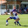 Julian Braunmüller (vorne) und der TSV Schiltberg verspielten kurz vor dem Spielende den Sieg beim SV Ried um Niklas Arnold. 