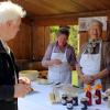 Ein Anziehungspunkt für die Besucher sind stets die Stände der Gartenfreunde beim Markt in Leeder. Dadurch wurden einige sinnvolle Aktionen an der Mittelschule finanziert.  	