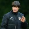 Joachim Löw bereitet sein Team in Mainz auf die Partie gegen Aserbaidschan vor. RTL zeigt die Partie live im TV.