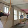Inhaber Erich Hoffmann hat in Helchenried die „Bogensporthallen Allgäu“ neu eröffnet. Dort kann jeder ungezwungen das Bogenschießen ausprobieren, erlernen und trainieren. 	