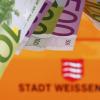 Ein Gesamtvolumen von stolzen 55,9 Millionen Euro hat der Etatentwurf der Stadt Weißenhorn in diesem Jahr. Die Kommune freut sich über sprudelnde Steuereinnahmen, gleichzeitig nehmen aber auch die Ausgaben deutlich zu. 
