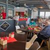Franz und Anna Innerhofer (vl.) sind die neuen Pächter des Restaurant Triebwerk am Augsburger Flughafen.