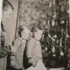 Für Helmut Schuierer (rechts) war Weihnachten als Kind etwas ganz 
Besonderes. Damals durfte man den Baum erst sehen, wenn das Glöckchen 
läutete.