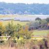 Auf dem Gelände der ehemaligen Hausmülldeponie Pfuhl ist bereits im Juni eine kreiseigene Photovoltaikanlage in Betrieb genommen worden. Die Kosten dafür kamen billiger als geplant.  