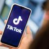 Die Betreiber der vor allem bei Jugendlichen beliebten, aber auch sehr umstrittnenen Video-App TikTok startet in Kalifornien eine Transparenz-Offensive.