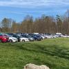 Rund 100 Autos parkten am Ostermontag auf der Futterwiese am Zoo Augsburg.