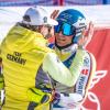 Linus Straßer (l) gratuliert Alexander Schmid zum WM-Titel.