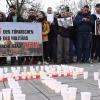 Rund 50 Demonstranten haben auf dem Königsplatz gegen den türkischen Einmarsch in Afrin protestiert.