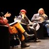 Beim literarischen Podium des Brechtfestials  v.l. Bazon Brock, Stefanie Sargnagel und  Moderator Knut Cordsen.