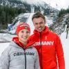 Skispringerin Katharina Althaus und Ex-Bundestrainer Andreas Bauer in der Audi-Arena in Oberstdorf. 