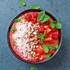 Rezept für Erdbeer-Smoothie Bowl mit Wassermelone