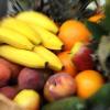 Ein Obstkorb voller Vitamine. Aber was bewirken diese organischen Verbindungen, die wir Vitamine nennen, tatsächlich im menschlichen Körper?