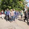 Am Donnerstagwurde der Premiumwanderweg
Donauwald offiziell eröffnet. Weit über 100 Wanderbegeisterte nahmen nach
dem Festakt an der geführten Eröffnungswanderung von Schloss Reisensburg zur
Radlertankstelle in Offingen teil.