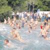 Unerschrockene Schwimmer kraulen am Sonntag in Senden um den Sieg.  