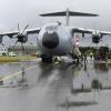 Nach ihrer Landung am Fliegerhorst Lechfeld wurde die A400M aufgetankt und die Flugplatzfeuerwehr erhielt eine Einweisung in die Brandbekämpfung an dem neuen Militärtransporter der Bundeswehr.