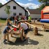 Eine Matschanlage wie diese, die auf dem Spielplatz im Burgheimer Ortsteil Ortlfing steht, sollte auch der Kindergarten Rohrenfels bekommen. Doch aus Kostengründen wurde sie gestrichen. 