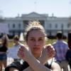 Schüler nehmen vor dem Weißen Haus in Washington an einer Solidaritätskundgebung für die Opfer des Massakers von Parkland teil.