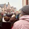 Jürgen Schmitt hat mit 49 Jahren zum ersten Mal an einer Kundgebung teilgenommen. In Frankfurt hat er gegen die AfD und den Rechtsruck demonstriert.