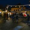 Christkindlmarkt 2022: Eröffnungsabend im Regen am Infanterieplatz in Landsberg.