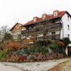 Der Sonnenhof  in Holzhausen: Der Uttinger Gemeinderat hat in der jüngsten Sitzung einer Umnutzung des ehemaligen Hotelkomplexes zugestimmt.