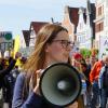 Jana Hitzler, 17, führte am Freitag die Kundgebung in der Günzburger Altstadt an. Laut Polizeiangaben beteiligten sich etwa 350 Demonstranten. Auch ein Vertreter von Scientists for Future ergriff das Wort. 