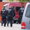 Razzia im Unterallgäu: Polizei sucht nach Sprengstoff, Waffen, Schwarzarbeitern