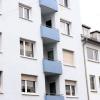 Vom Balkon dieses Hauses stürzte die Schülerin in den Tod. Bild: Brücken