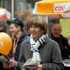 Henriette Reker am Tag vor der Attacke beim Straßenwahlkampf in Köln.