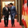 Bundespräsident Frank-Walter Steinmeier (l) trifft in Ottawa den kanadischen Premierminister Justin Trudeau.