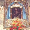 In einer eigens angebauten Kapelle in der Pfarrkirche St. Martin hängt an dem Barrockaltar dieses wundertätige Gnadenbild. 	