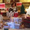 Selbst gebastelte Weihnachtsdeko und mehr gibt es beim karitativen Christkindlmarkt. 	