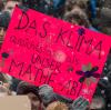 Humor und Zukunftsangst: So demonstrierten hunderte Schüler in München.  	