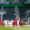 Die Gästebereiche in Deutschlands Fußball-Stadien sollen bis Jahresende leer bleiben.