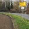 Entlang der Straße zwischen Holzheim und Steinheim soll 2015 ein Radweg gebaut werden. 
