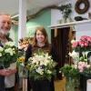 Den Lockdown nutzten Jakob Eichele und seine Mitarbeiterin Julia Hirschberger, um ihren Blumenladen in Herrgottsruh aufzufrischen. Sie freuen sich, dass die Kunden ihnen die Treue gehalten haben und jetzt wiederkommen. 	