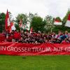 Ein Team, ein großer Traum – den Traum vom Titel hat sich der FC Mertingen nun erfüllt. Ab der neuen Saison spielt das Team in der Bezirksliga. Viele Fans hatten das Team in Wertingen unterstützt. 	