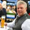 Münchens Oberbürgermeister Dieter Reiter (SPD) will den abgestiegenen "Löwen" beim möglichen Stadionumzug helfen.