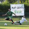 Auch die Anfeuerung seines Anhangs half dem SV Aislingen II (links Andreas Eisenbart) im Entscheidungsspiel nicht weiter – nach dem 0:2 geht es hinab in die Fußball-B-Klasse. Foto: Karl Aumiller