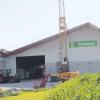 Die Raiffeisen-Waren GmbH expandiert. Der Rohbau des neuen Brennstofflagers in Herrenstetten ist bereits fertiggestellt.  